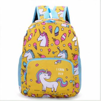 Sac à dos enfant imprimé licornes coloré jaune et bleu avec un fond blanc