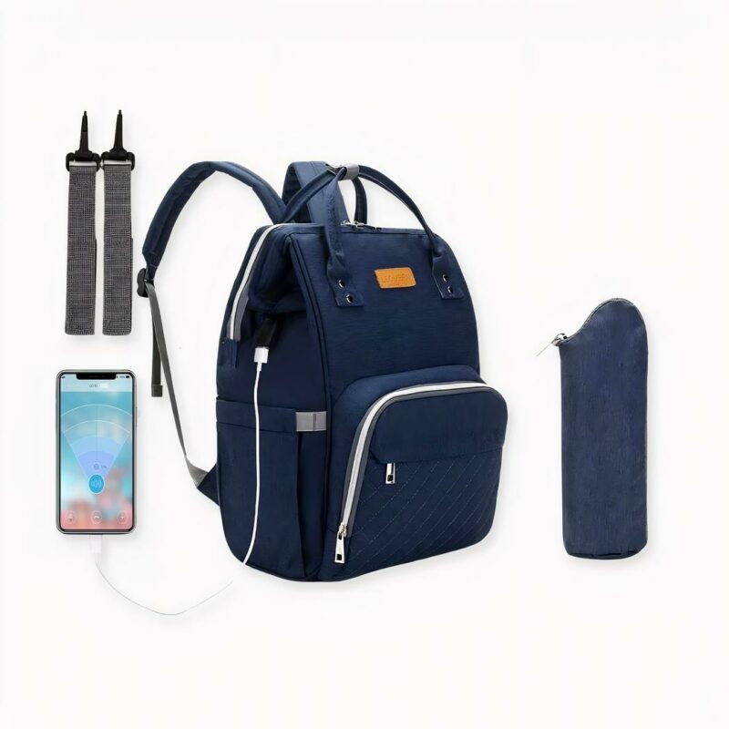 Un sac à couche avec port USB et sac isotherme élégant pour des mamans à la mode. Ce sac à dos est très pratique avec des nombreuses poches, une interface USB et un sac isotherme en plus.  Il est imperméable et possède une poche extérieure pour les lingettes avec une petite fente pour pouvoir les tirer directement de la poche.