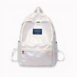 Ce sac à dos cartable holographique est disponible en quatre coloris. Cartable d'école ou sac à dos de tous les jours, il apportera couleur et gaieté à votre tenue et à votre quotidien. Le sac est assez grand pour contenir un ordinateur portable ainsi que tout ce dont vous avez besoin dans votre journée.