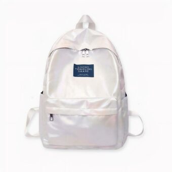 Ce sac à dos cartable holographique est disponible en quatre coloris. Cartable d'école ou sac à dos de tous les jours, il apportera couleur et gaieté à votre tenue et à votre quotidien. Le sac est assez grand pour contenir un ordinateur portable ainsi que tout ce dont vous avez besoin dans votre journée.
