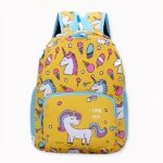 Sac à dos enfant imprimé licornes coloré jaune et bleu.