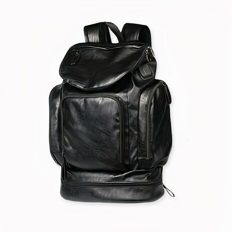 Sac à dos similicuir multi-poches noir avec un fond blanc