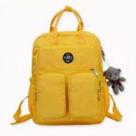 Découvrez ce sac à dos femme en nylon, qui pourra contenir que ce soit votre bouteille d’eau, votre ordinateur ou encore tous vos livres… Ce compagnon quotidien, au style indémodable et intemporel, vous suivra dans tous vos déplacements.