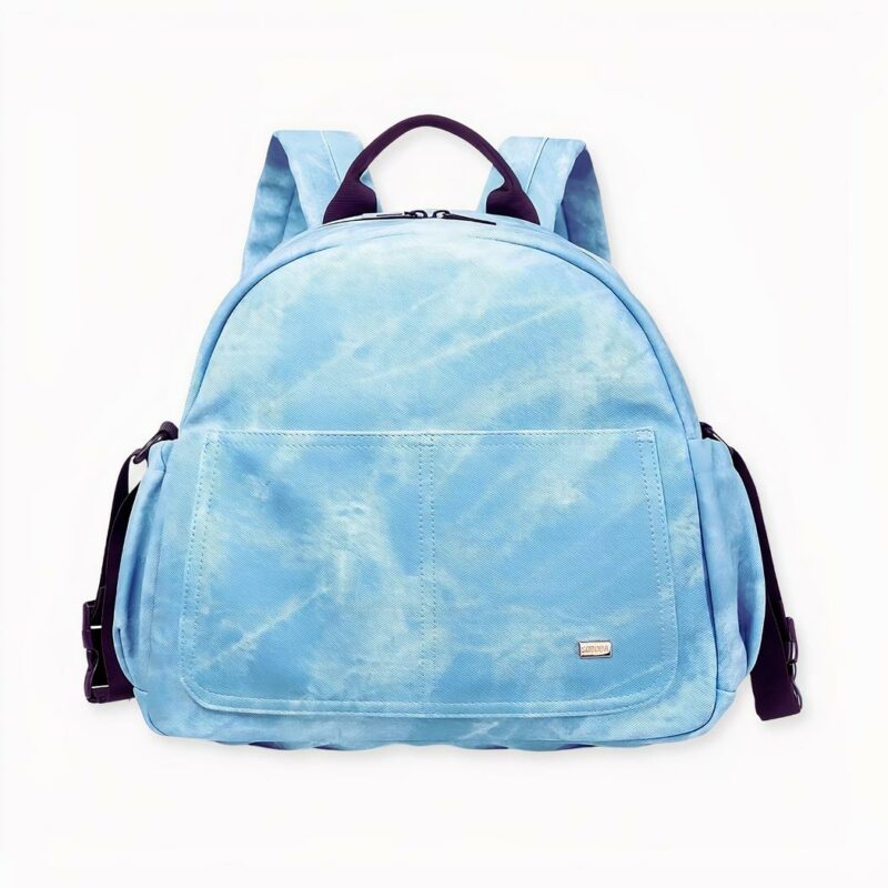 Bébé aura besoin de toutes ses affaires lors de votre voyage ou petite balade. Avec ce sac à langer de grande capacité, vous ne risquez de rien oublier. Existant en différents coloris, ce sac à dos apportera style et élégance à toutes les mamans.