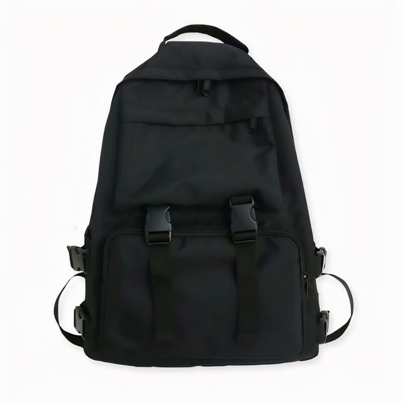 Ce grand sac à dos noir est l’accessoire idéal pour les femmes ou adolescentes qui se trimballent grand nombre d’objets chaque jour. Multi-poche et de grande capacité, ce sac à dos en nylon vous permettra de transporter tous vos besoins pour le travail ou l’école. Livres, tablette, PC portable… mettez tout ce qu’il vous faut dans ce sac à dos femme.