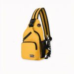 Vous aimez vous déplacer léger ? Alors, ce petit sac de poitrine est fait pour vous ! C’est un sac léger et pratique à porter. Sa bandoulière large permet un port confortable. Elle soulage la pression exercée par le poids du sac. Ce sac de poitrine peut en outre se porter sur le dos. Il est proposé en différents coloris afin que chacun puisse avoir le modèle à son goût.