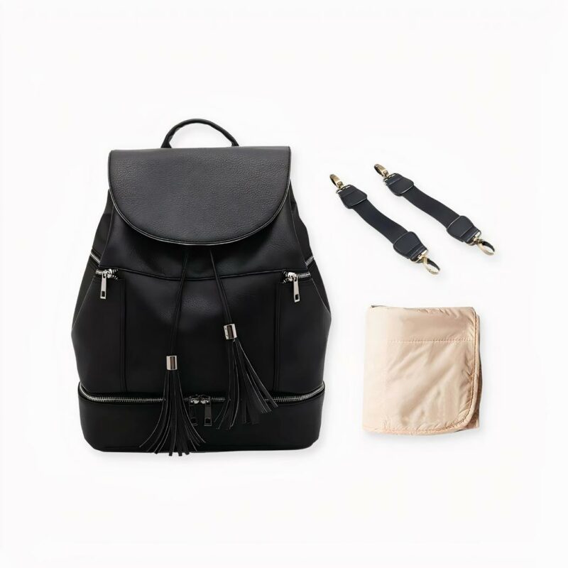 Un petit sac à dos à langer que toutes les jeunes mamans adoreront porter. Élégant et léger, ce sac à dos sublimera votre look. Mais pas que ! Il vous rendra aussi la vie plus facile en facilitant le transport des affaires de votre bout de chou.