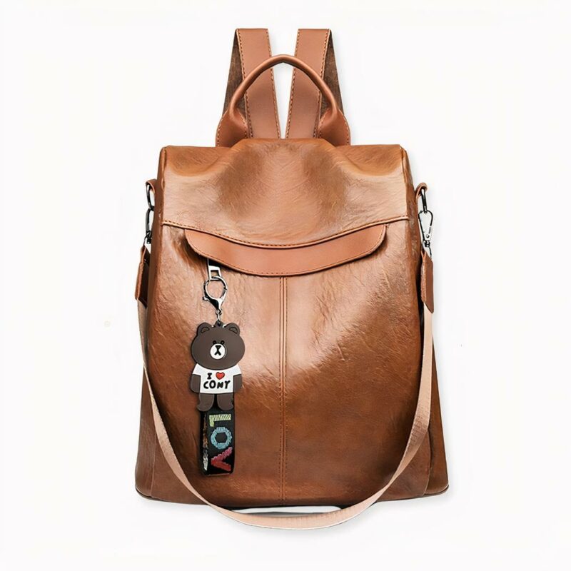 Un joli sac à dos femme multifonction qui allie parfaitement élégance et praticité. Portez ce sac à dos en simili cuir pour vos déplacements quotidiens. Pour l’école ou le travail, ce sac multifonction vous suivra afin de transporter vos essentiels. Tablette, livres, smartphones… son compartiment principal et ses poches vous permettront de tout emporter.