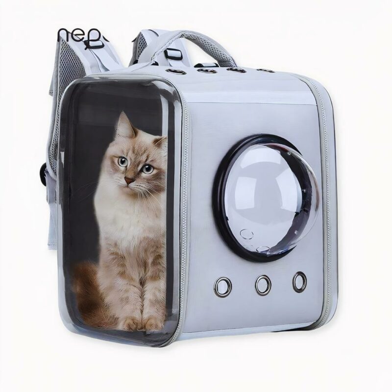 Envie d'emmener votre petit chien ou chat en voyage ou en randonnée ? Offrez-lui la première classe avec ce sac à dos animaux ventilé et spacieux ultra confortable. Ventilé et spacieux, ce sac pour animaux permettra à votre chiot ou chat de se sentir bien dans son aise tout au long du voyage. Il profitera de l'air frais grâce aux 14 grands trous qui équipent ce sac à dos voyage pour animal de compagnie.