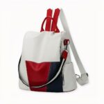 Un sac à dos femme multicolore que vous allez adorer porter à chacun de vos déplacements. Ce sac à dos simili cuir sublimera votre look avec sa superbe touche élégante et glamour. Portez-le au travail, à l’université ou même en voyage. Son grand compartiment et ses multiples poches rendront le transport de vos affaires plus simples.