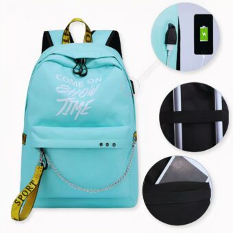 Vous aimez attirer l’attention ? Optez pour ce sac à dos femme ! Un joli sac à dos à motif lumineux qui ne vous laissera pas passer inaperçu. Emportez-le partout où vous allez. En promenade, au centre commercial, à l’école… ce sac à dos avec lettres imprimées vous sublimera et vous rendra en même temps la vie plus simple. Il existe en différentes couleurs.