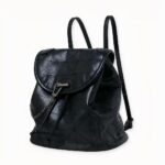 Laissez-vous séduire par ce sac à dos en simili cuir souple pour femme, il est léger, confortable et vous aidera à transporter vos petites affaires utiles au quotidien. Il ajoutera une touche finale à votre style chic et élégant.
