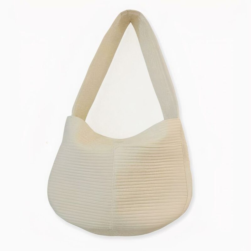 Notre tout nouveau sac à bandoulière pour chiots et chatons vous permettra d’amener votre fidèle compagnon partout ! Idéal pour ces petites boules de poils qui se fatiguent si vite.