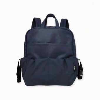 Votre bébé a besoin de tous ses soins et affaires lors d'une sortie à l'extérieur. Avec ce sac à couche grande capacité pour nouveau-né, vous allez pouvoir tout emporter sans vous encombrer. Ce sac à dos est disponible en trois coloris afin de satisfaire tous les goûts.
