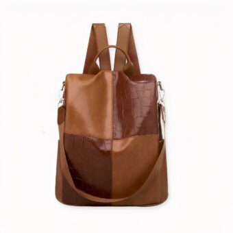 Notre sac à dos berlingot vintage en cuir synthétique est à la fois unique et passe partout ! Il sublimera toutes vos tenues par son look rétro et ses finitions incroyables !   Sac à dos disponible en 2 coloris.