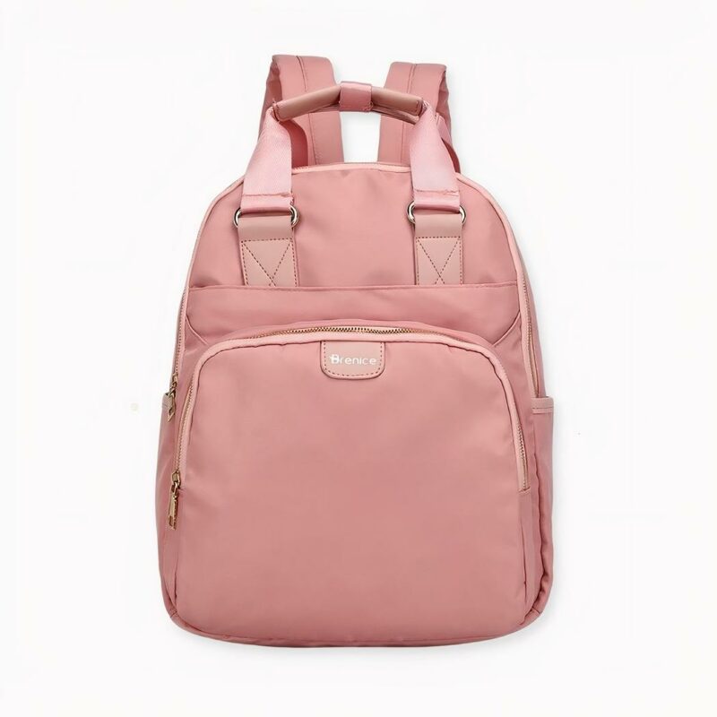 Un joli sac à dos maman compact et multifonctionnel. Une petite balade avec bébé ? Ce sac à langer vous d'emporter ses vêtements, biberons, couches, etc. Mais vous pouvez aussi vous en servir au quotidien pour transporter votre ordinateur, smartphone et autres soins.