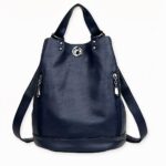 Découvrez ce joli sac à dos en simli cuir pour femme. Un sac à dos qui vous plaira sûrement pour son style épuré et sa couleur unie. Il sera parfait pour accompagner une tenue simple et élégante. Choisissez ce sac à dos femme pour transporter les objets dont vous avez besoin au quotidien.