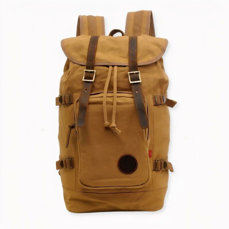 Notre sac à dos vintage multifonctionnel est le rêve d'un sac à dos parfait. La partie supérieure est très lisse et confortable et la structure de soutien du dos fonctionne parfaitement grâce aux bandoulières réglables !   Sac à dos disponible en 3 coloris.