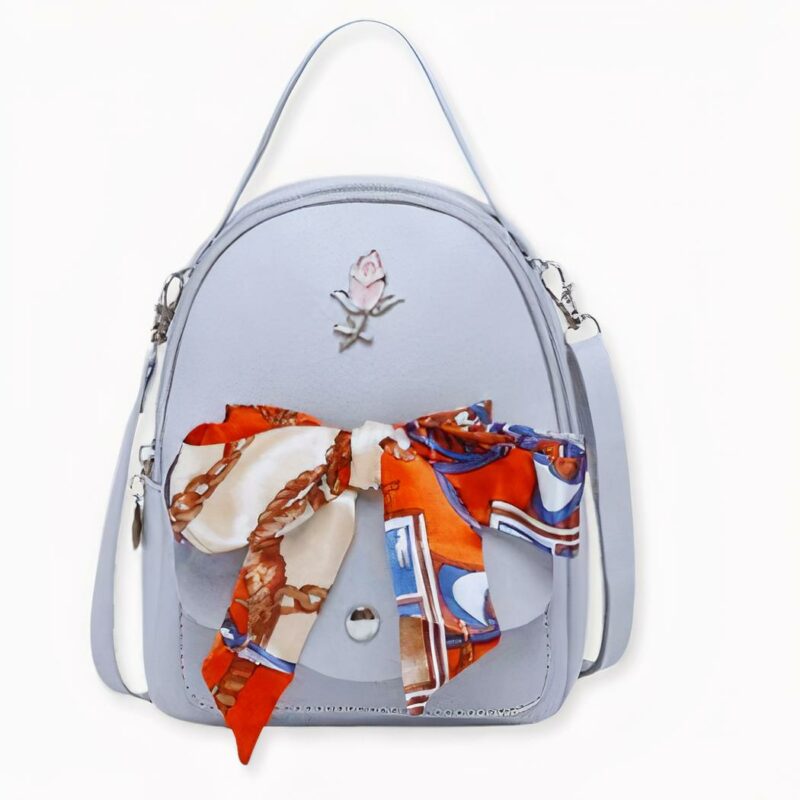 La mode style coréen vous intéresse ? Pourquoi ne pas l’adopter en portant ce mignon mini sac à dos femme ? Il donnera un charme doux à votre look. Mais pas que ! Ce sac à dos simili cuir est aussi léger, pratique et confortable. Selon votre convenance, portez-le comme sac à main, sac à dos ou sac à bandoulière.