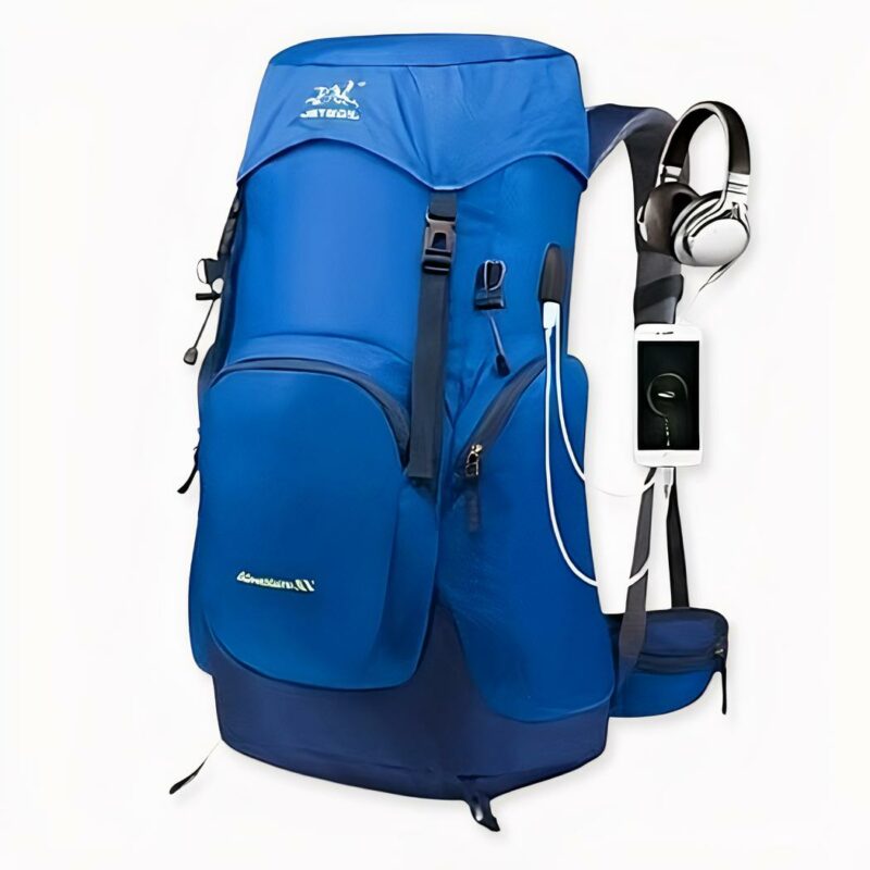 sac à dos de randonnée couleur unie en version bleue, sur fond gris clair.