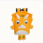 Sac à dos forme dinosaure pour enfant orange avec un fond blanc