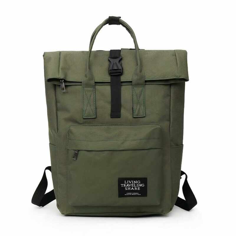 Sac à dos d'ordinateur Rolltop pour femme vert avec un fond blanc