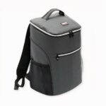 Les fermetures à glissière lisses et résistantes offrent une sécurité supplémentaire pour vos aliments et autres articles. De plus, le sac isotherme est disponible dans une variété de couleurs attrayantes pour s'adapter à votre style personnel. Avec son design pratique et durable, le Grand sac isotherme pour pique-nique est la solution parfaite pour vos sorties en plein air.