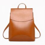 Craquez pour ce petit sac à dos en cuir uni ! Très simple, il sera votre principal allié pour apporter une touche tendance à vos tenues et il s'alliera facilement toute votre garde-robe, quelle que soit la couleur que vous choisirez ! Ses nombreuses poches vous permettront de transporter facilement toutes vos affaires sans prise de tête !