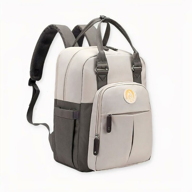 Découvrez ce sac à couches polyvalent pour maman. Un sac à dos au design soigné et à la conception ergonomique auquel vous ne vous en passerez plus lors de divers déplacements avec votre bébé. Multifonctionnel, ce joli sac à dos maman conviendra aussi bien pour les simples promenades que les voyages.
