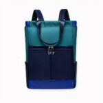Découvrez ce sac à dos très esthétique pour vos déplacements professionnels et pour vos études. Idéal pour placer des livres et un ordinateur/tablette dedans. Il est étanche, design et se décline en plusieurs coloris pour correspondre au mieux à vos goûts. En soi, le sac parfait !