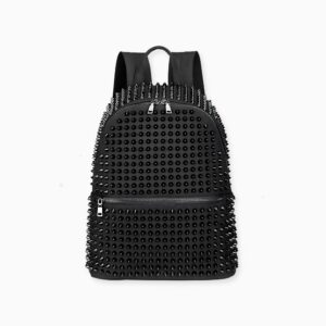 Ce sac à dos noir avec épine pour femme est parfait pour les femmes qui recherchent un look à la fois pratique et élégant.