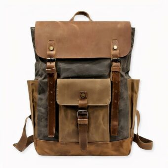 Vous recherchez un sac à dos élégant et pratique qui vous permettra de faire vos trajets quotidiens en toute tranquillité ? Découvrez notre sac à dos vintage en toile de cire ! Fabriqué en toile imperméable de haute qualité, ce sac à dos est suffisamment grand pour contenir un ordinateur portable de 15 pouces et tous vos autres objets essentiels, tout en étant confortable à porter.