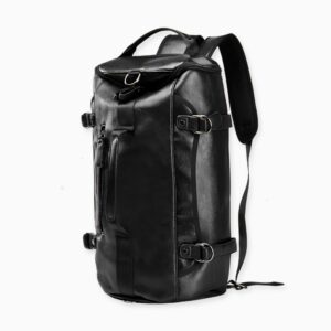 Ce sac à dos multifonction en cuir noir est l'accessoire idéal pour vos voyages.