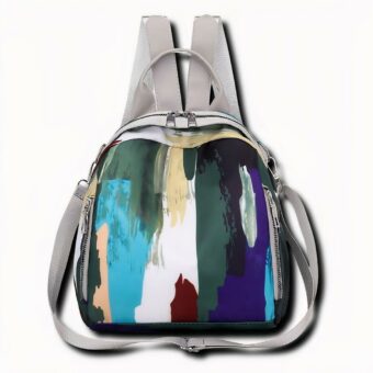 Ce sac à dos femme à motif jet d'encre est un accessoire idéal pour les fashionistas qui aiment les couleurs vives et les imprimés originaux.