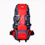 Ce sac à dos étanche très coloré vous accompagnera dans toutes vos randonnées, quelle que soit la météo ! Disponible en sept couleurs, choisissez celle qui conviendra le mieux à votre personnalité et à vos balades. Vous serez bien équipé(e) pour profiter du plein air, accompagné(e) de toutes vos affaires !