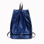 Découvrez ce sublime sac à dos totalement imperméable irisé pour femme. Avec son compartiment à chaussures, vous avez la vie la plus facile, le style en plus ! Très pratique et élégant, vous n'allez plus pouvoir vous en séparer ! Il se décline en 5 coloris pour s'adapter parfaitement à vos goûts.