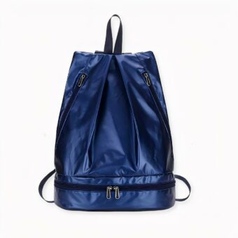 Découvrez ce sublime sac à dos totalement imperméable irisé pour femme. Avec son compartiment à chaussures, vous avez la vie la plus facile, le style en plus ! Très pratique et élégant, vous n'allez plus pouvoir vous en séparer ! Il se décline en 5 coloris pour s'adapter parfaitement à vos goûts.