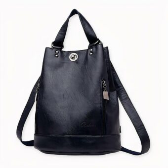 Ce sac vintage en simili cuir à la forme de bourse apportera une touche d'originalité et de praticité à toutes vos tenues ! Avec ses nombreuses poches, il vous permettra de transporter toutes vos affaires lors de vos balades en ville ou à la plage. Disponible en noir, bleu, gris, violet et rouge, vous avez l'embarras du choix !