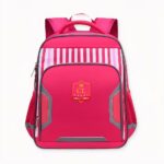 Sac à dos école réfléchissant pour enfant rose avec un fond blanc et les dimensions du sac. Bonne qualité et très à la mode.