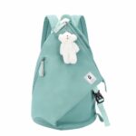 Sac à dos femme personnalisé en coton bleu avec un fond blanc
