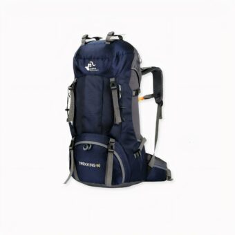 Sac à dos pour le ski de 60L sur fond gris clair.