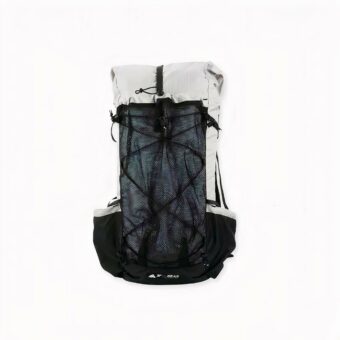 Découvrez ce sac à dos pour le ski de randonnée pour vos week-ends en montagne avec une capacité de 40 L et 16 L supplémentaires avec sa poche extérieure. De nombreux autres compartiments dans la partie étanche de ce sac vous permet d'emporter absolument tout avec vous pour vos journées de descentes en ski, snowboard ou des randonnées en montagne.