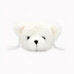 Sac à bandoulière en peluche ourson pour enfants avec un fond blanc