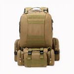 sac à dos de 50l type militaire sur fond gris clair.