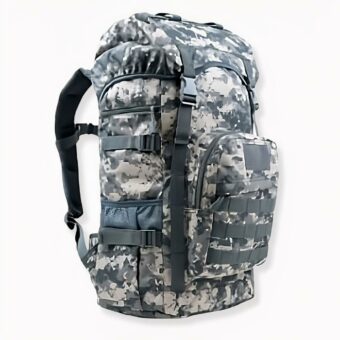 Sac à dos militaire de grande capacité de 50l sur fond gris clair.