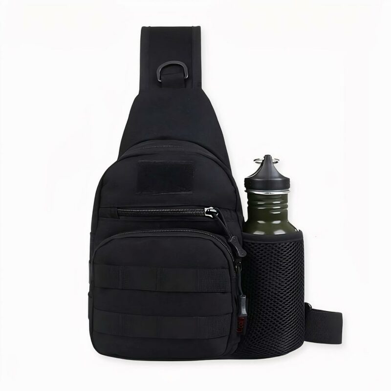 Sac à dos militaire à une épaule avec emplacement pour gourde noir avec un fond blanc