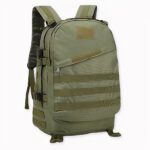 Sac à dos militaire de grande capacité 40L sur fond gris clair.