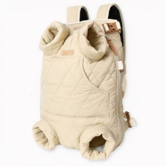 Rien de tel qu'une promenade avec votre meilleur ami à quatre pattes ! Alors, nous vous présentons ce sac à dos pour chien en matière polaire ! Un sac à dos où votre chien sera protégé et pourra profiter des vues de la nature tout en étant transporté par vous dans ce même sac.