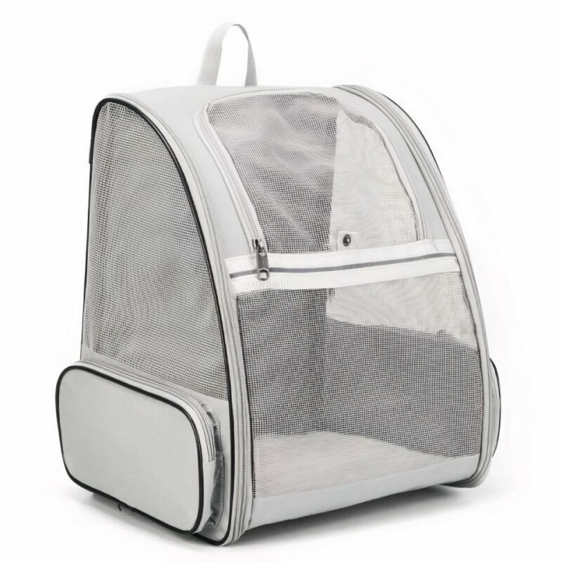 Sac à dos pour chat respirant gris avec un fond blanc