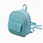 Un adorable sac à dos avec une petite inscription doré mignon qui plaira aux petites filles passionnées de mode. Pratique et confortable à porter, il peut servir de sac d’école. Mais votre petite princesse adorera également le porter lors d’une petite balade avec ses amies.